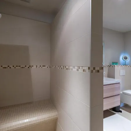 Van's Place, Luxury Daire